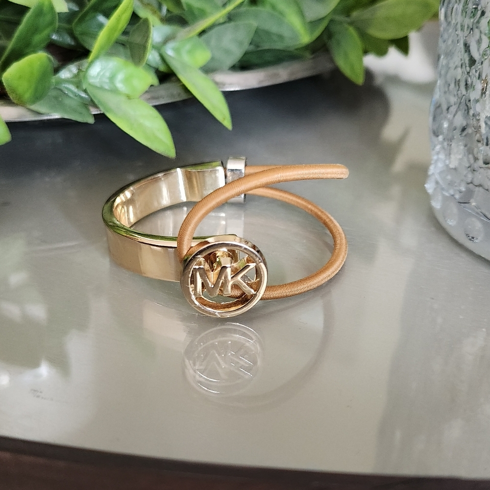 Michael Kors Medallion Logo half stretch bracelet